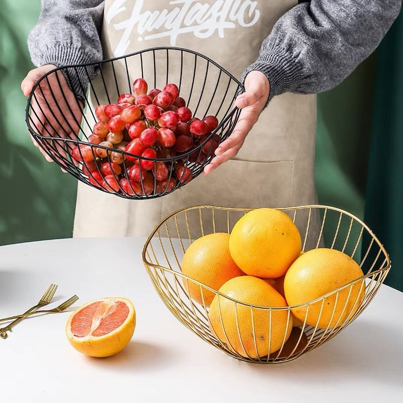 Stylish and functional modern basket, perfect for organizing home essentials. Adds a touch of elegance to any space.