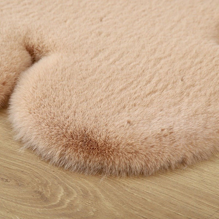 Feardorcha Fur Rug, luxurious and soft, perfect for adding warmth and style to your living room or bedroom decor.